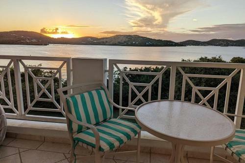 Serene, Modern Apartment With Ocean View Balcony