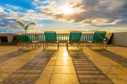 Sunset Paradise Villas