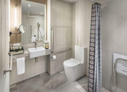 Hotel Doubletree By Hilton Karaka