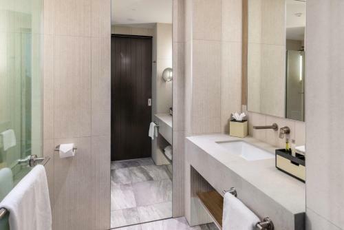 Hotel Doubletree By Hilton Karaka