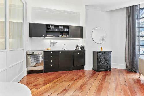 Apartamento Sophistication Stay-cation With A Roof Top Pool!