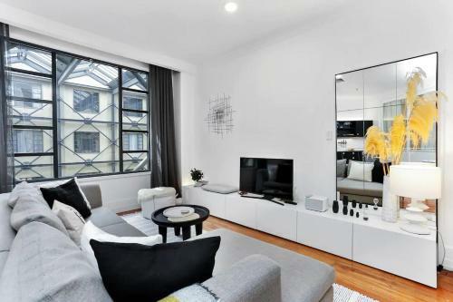 Apartamento Sophistication Stay-cation With A Roof Top Pool!
