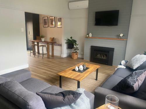 Short Stroll To Cbd - 3 Bedroom House