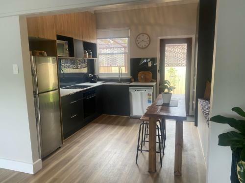 Short Stroll To Cbd - 3 Bedroom House