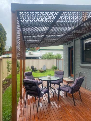 Short Stroll To Cbd - 3 Bedroom House