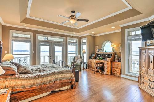 Lakefront House With Game Room, Deck And Views!