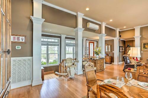 Lakefront House With Game Room, Deck And Views!