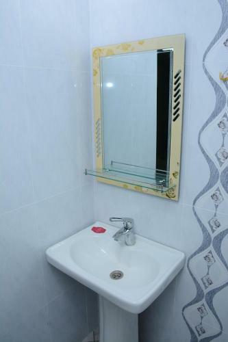 Hotel Khazri Qonaq Evi / Guest House
