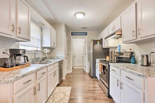 Quaint Foley Home With Yard Less Than 16 Miles To Gulf!