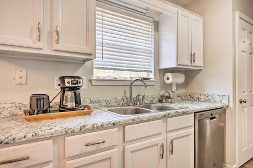 Quaint Foley Home With Yard Less Than 16 Miles To Gulf!