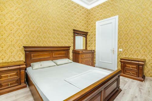 Gold Apartment In Baku