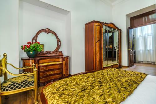 Apartament 8 Rooms In Nizami Street