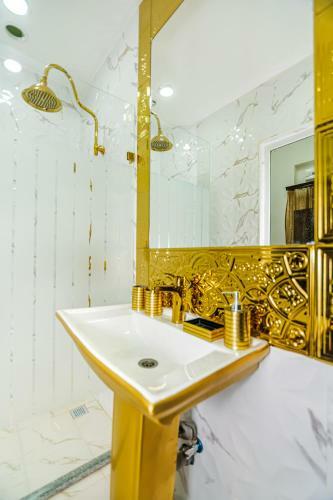Apartament 8 Rooms In Nizami Street