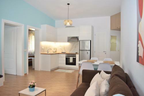 Lura 1 Pastel Apartment - 251