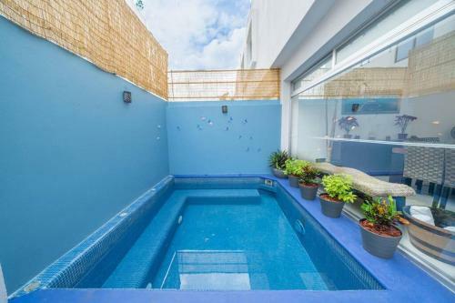Royal Palm - 4 Bedroom Home With Private Pool