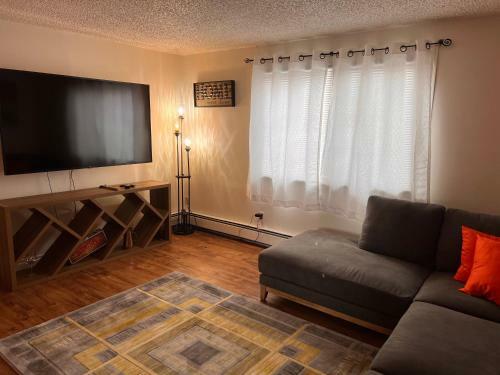Apartamento Lovely Two Bedroom, Minutes Away From Downtown