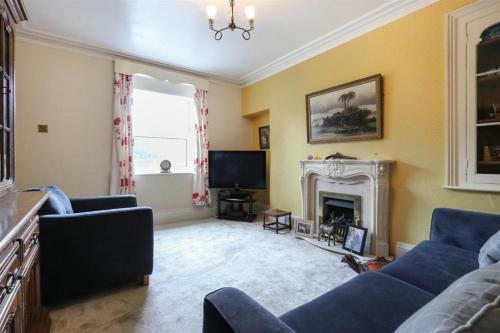 Ross Test Impeccable 4-bed House In Bethel