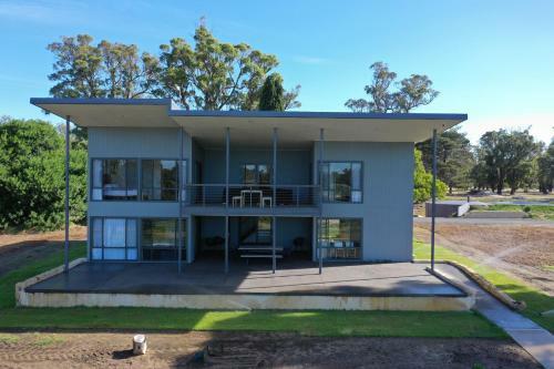 Villa Stirling Estate Chalets