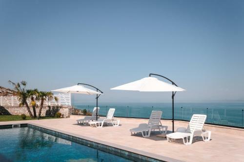 Panoramic Lake View Luxury Villa