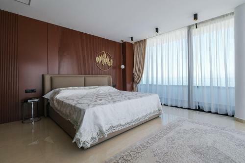 Panoramic Lake View Luxury Villa