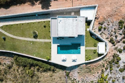 Panoramic Lake View Luxury Villa