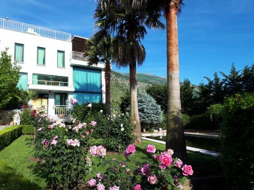 Beach Hiking Holiday Villa Luanit