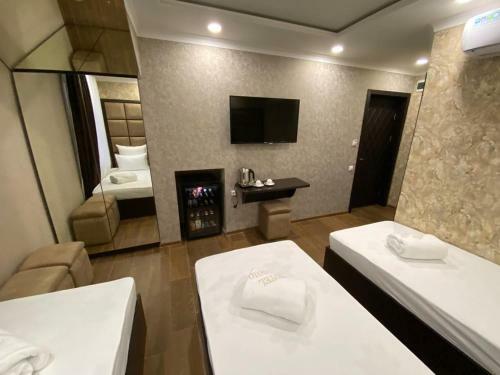 Via Hotel & Tours