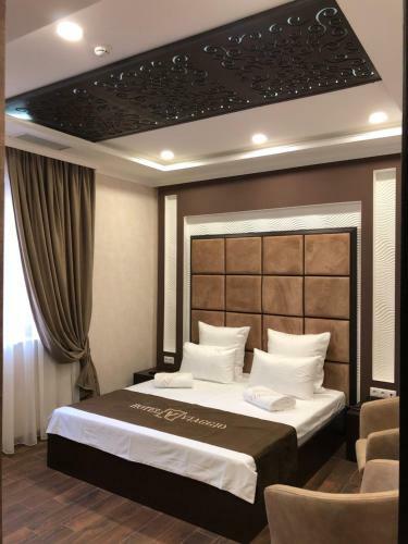 Via Hotel & Tours
