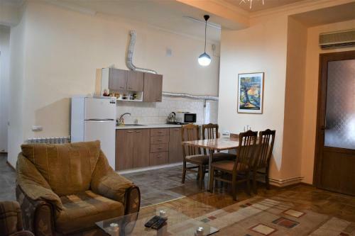 Cascade Apartment & Tours
