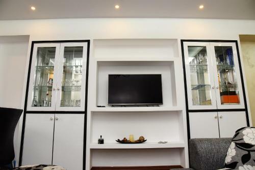 ?m&j Apartment?new Luxury Apartment Tirana
