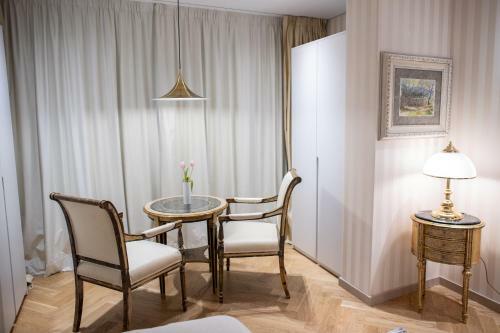 Seven Luxury Suites - Apartments