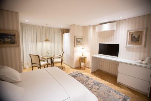 Seven Luxury Suites - Apartments