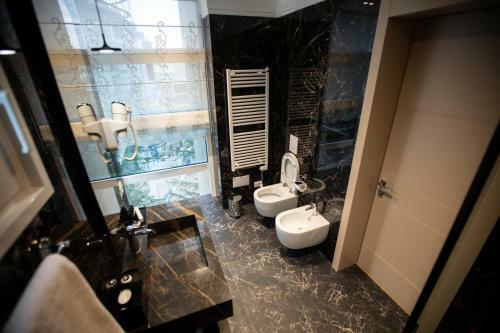 Seven Luxury Suites - Apartments
