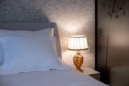 Seven Luxury Suites - Apartments