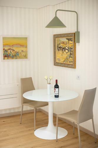 Seven Luxury Suites - Apartments
