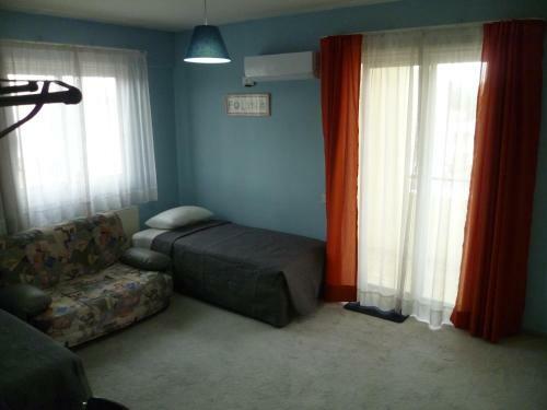 Hostal Room In Guest Room - Datacom House - The Sky Blue Room