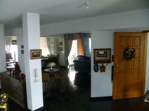 Hostal Room In Guest Room - Datacom House - The Sky Blue Room