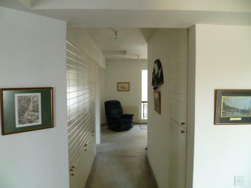 Hostal Room In Guest Room - Datacom House - The Sky Blue Room