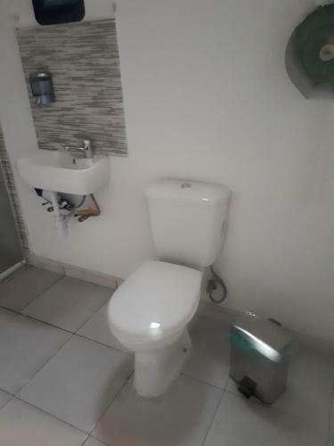Albergue Y.m.cottage Heights Ltd