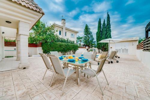 Villa Nikol