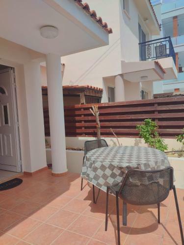 3 Zimmer, Pool Villa In Kato/universal, Paphos