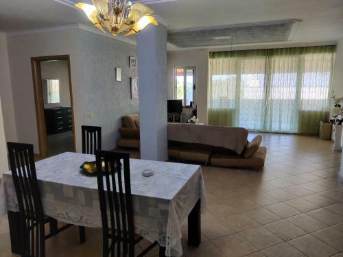 Apartment Summer Rent 170 M2