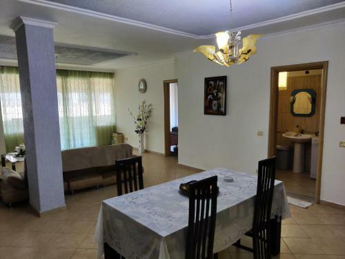 Apartment Summer Rent 170 M2