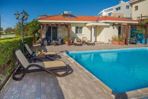 Villa Calliroe Uno By Agroholidays