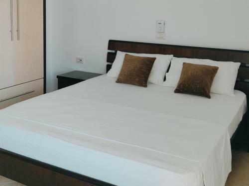 Four Seasons Apartments