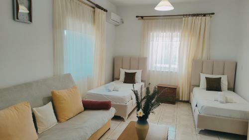 Four Seasons Apartments