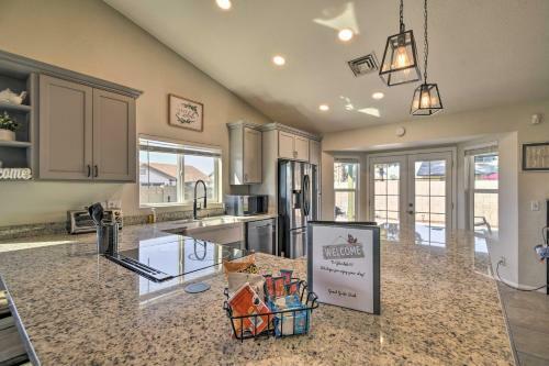 Glendale Escape With Patio, Walk To Westgate!