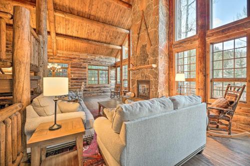 Rustic Greer Cabin With Mountain Views!