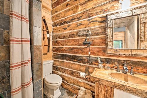 Rustic Greer Cabin With Mountain Views!