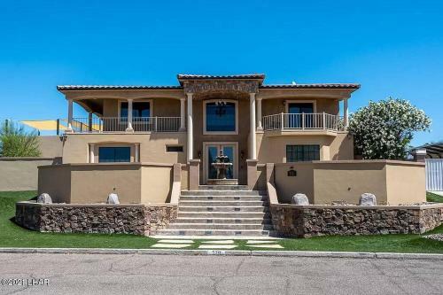Grand Residence With Terrace, Pool, Next To Golf & Lake Views